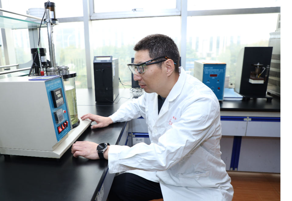 State-of-the-art lubricant R&D center and quality control laboratory