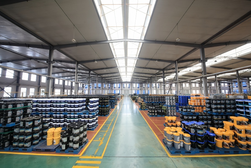 Large-scale Yuangen Petrochemical manufacturing base and industrial lubricant factory